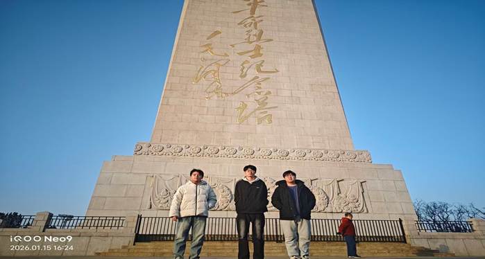 9b50c4279de0bd49e375a64956c95eb0